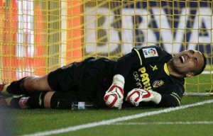 El portero de Villarreal Sergio Asenjo, sufre una lesión en el ligamento izquierdo y estará de baja 6 meses