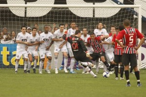 Top '10' de los mejores lanzadores a balón parado en América Latina