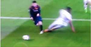 Messi noquea a Boateng con una obra maestra