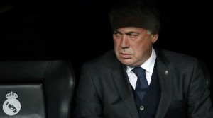 Carlo Ancelotti en el banquillo del Real Madrid