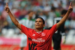 Bacca dijo que hay favoritos en las semis de la Europa League que se disputarán este jueves