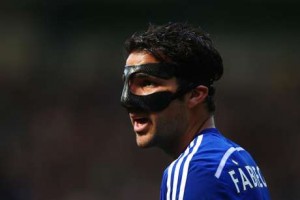 Fàbregas fue operado con éxito de su nariz en Inglaterra