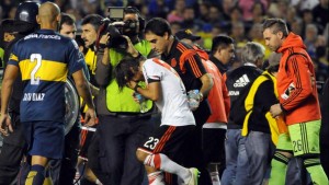 la Confederación Sudamericana de fútbol comunicará mañana la definición de la serie entre Boca y River, tras el escándalo en la Bombonera, por los octavos de final de la Copa Libertadores.