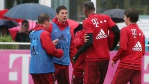 Boateng y Lewandowski, cerca de los golpes durante entrenamiento del Bayern Munich