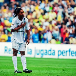 "Yo nací siendo nadie, y nadie será como yo" - Ronaldinho.