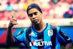 Alguna vez se imaginaron que Ronaldinho Gaúcho estuviera en una Final del fútbol mexicano?