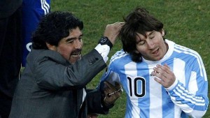 Maradona: "Mis goles eran más hermosos que los de Messi"