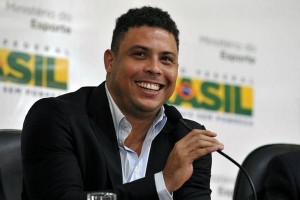 El astro #Brasileño @Ronaldo se refirió a @neymarjr como un individuo agresivo y poco ético.
