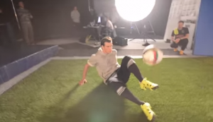 Bale haciendo freestyle con los F2 Freestylers