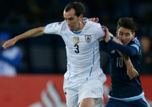 La coreografía de Messi y Godín