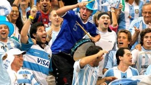 Turno de Chile! Los argentinos le dedican una conflictiva versión del 'Chile decime que se siente'.