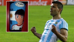 Agüero usa espinilleras de Oliver Atom por pedido de su hijo