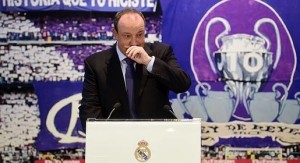 Las lágrimas de Rafa Benítez llaman mucho la atención. Está muy emocionado el nuevo técnico del Real Madrid.