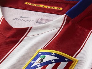El Atleti Ha dado a conocer su camiseta para la 15-16 homenaje al equipo que logró el Doblete hace 20 años