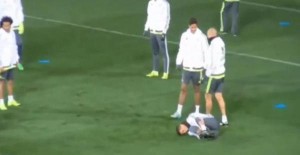 Cristiano molesta a Pepe y el defensor se venga.