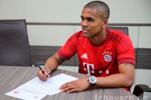 Bayern Múnich ficha a Douglas Costa