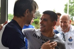 Maxi Pereira es nuevo jugador del Porto
