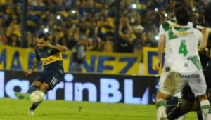 o. Tevez, de gran actuación, volvió a festejar un gol en Boca tras más de diez años y se retiró ovacionado.