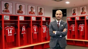 Con el adiós de Bastian Schweinsteiger llueven las críticas sobre el técnico del Bayern Munich, Pep Guardiola, y su 'esclavo' Rummenigge por cambiar la identidad del club.