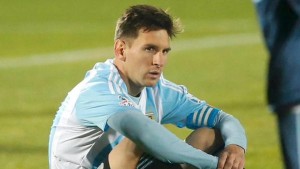 César Luis Menotti advierte: "Cuiden a Messi, sino no iremos al Mundial".