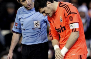 Y que todo esto empezó cuando Arbeloa lesionó a Iker Casillas contra el Valencia ..