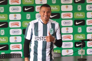 Club Atlético Nacional Oficial presentó a Macnelly Torres. Además, ficho a Yimmi Chará y adelanta otras negociaciones.