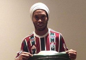 Bem-vindo, @10Ronaldinho Welcome, @10Ronaldinho #R10noFLU #SomosFluminense