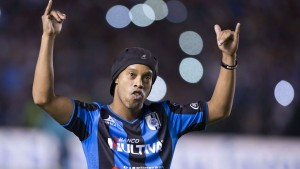 Ronaldinho recibe oferta de Argentina