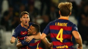 Con goles de messi de tiro libre, fc barcelona se coronó campeón de la supercopa de europa tras vencer 5-4 al sevilla en georgia