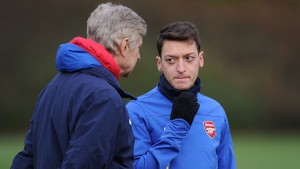 Wenger le pone un reto a Mesut Özil para esta temporada