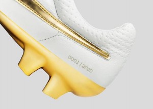 Los nuevos y espectaculares botines Nike de Ronaldinho