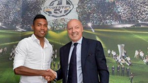 La @juventusfc confirma el fichaje de #AlexSandro