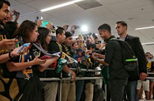 Gio dos Santos arribó a Los Ángeles para incorporarse a su equipo