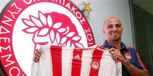 l Cuchu Cambiasso llegó a Atenas para sumarse al Olympiakos