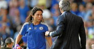 Eva le responde a Mou