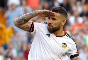 Otamendi con el Valencia