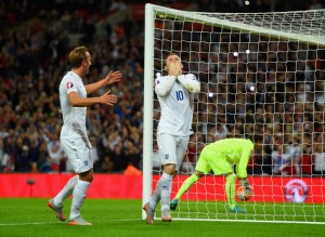Rooney marcó con Inglaterra y llegó a un récord histórico
