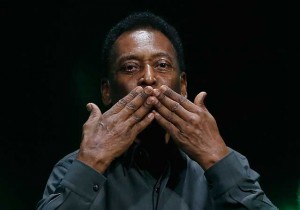 Pele elige con quién le gustaría jugar