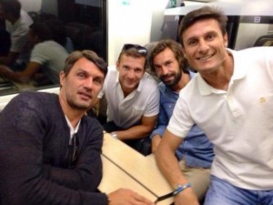 Maldini demostró que sabe más que Zanetti del Milan que del Inter respectivamente
