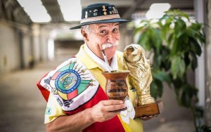 Ha fallecido a los 60 años y a causa de cáncer, Clovis Fernandes, el hincha mas fiel de la selección brasileña. DEP