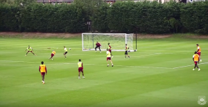 Manuel Lanzini hizo un Erik Lamela en el entrenamiento del West Ham.