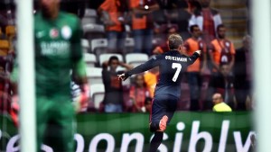 Doblete de Griezmann en debut del Atleti en Champions