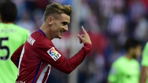 Con doblete del francés Griezmann, @Atleti vence al @GetafeCF y es líder: