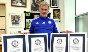 Mourinho aparece en el Libro Guinness de los Récords por cinco grandes logros conseguidos a lo largo de su carrera profesional como entrenador.