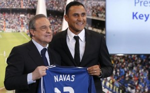 Florentino Pérez habló ante los medios y explicó qué pasó en la operación de Gea-Keylor Navas con Manchester United.