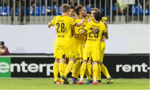 Aubameyang hizo hattrick en la victoria del Borussia Dortmund en la Europa League