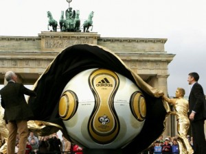 Adidas está en el ojo del huracán por corrupción en la Copa Mundo Alemania 2006