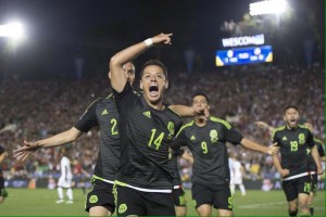 Así celebró su gol #Chicharito Hernández #México 1-1 #USA #CopaCONCACAF