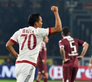 Con un gol de @carlos7bacca , AC Milan igualó 1-1 ante el Torino.