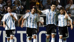 Riquelme: “Los argentinos tenemos que agradecer tener a Messi”